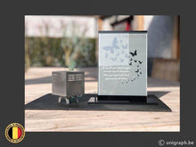 Load image into Gallery viewer, Herdenkingsplaat in glas + voetje